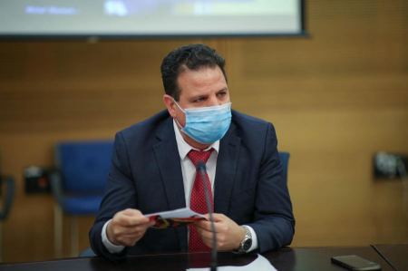 عودة يطالب بإلغاء مخالفات الكورونا للمواطنين والمصالح التجارية